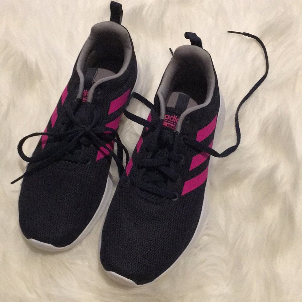 Tennis shoe